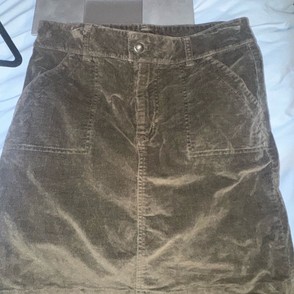 Carhartt green corduroy size 6 skirt - Picture 6 of 6